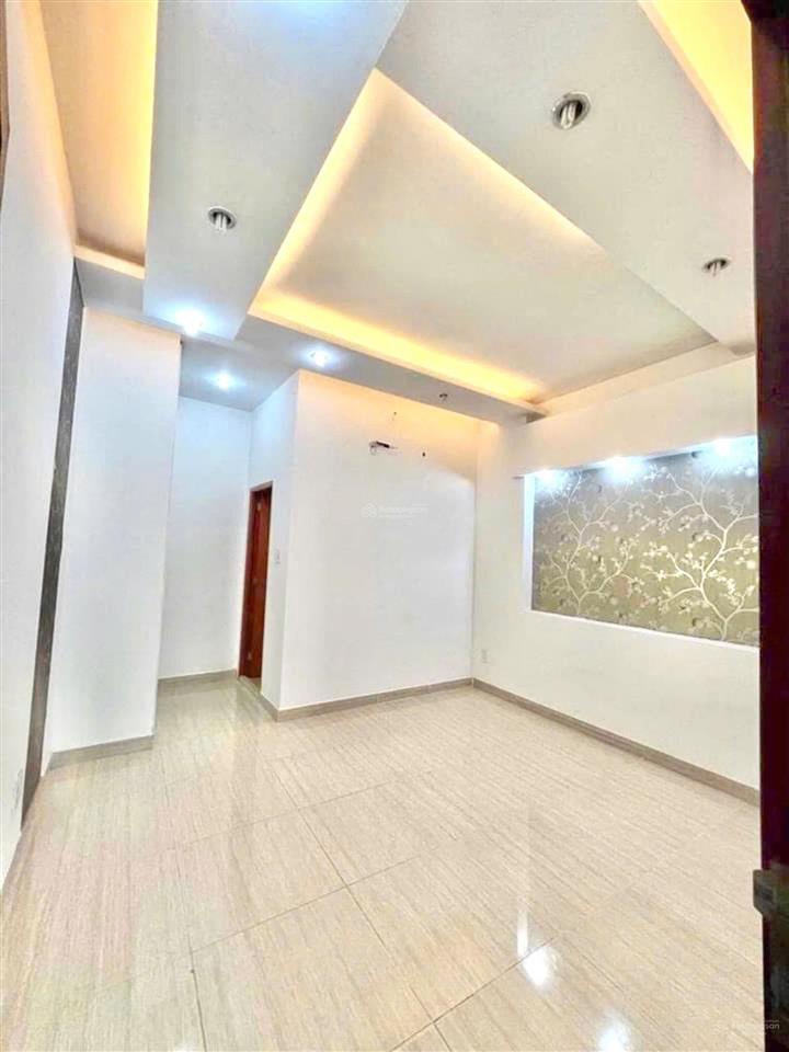 Nhà 2 lầu 4pn 4wc, sân thượng, đường trương phước phan,  0779 561 ***.