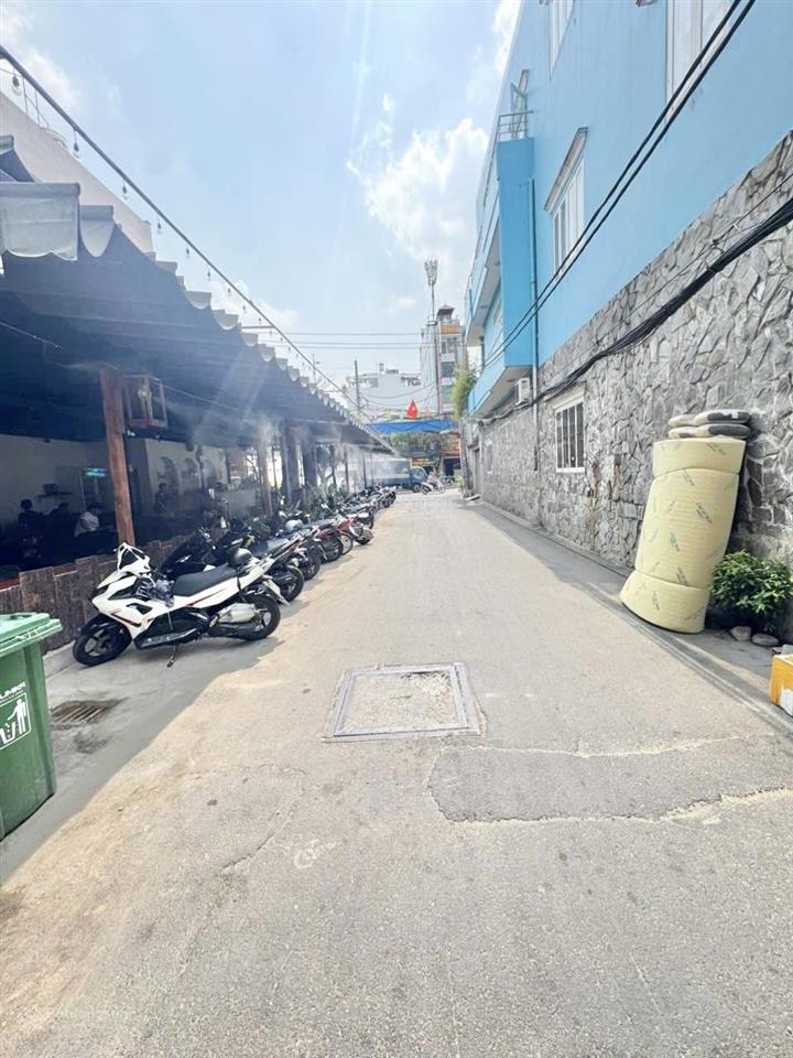 Nhà 3 lầu 6 phòng ngủ, đường lê văn quới, bình hưng hòa a, bình tân,  0779 561 ***.