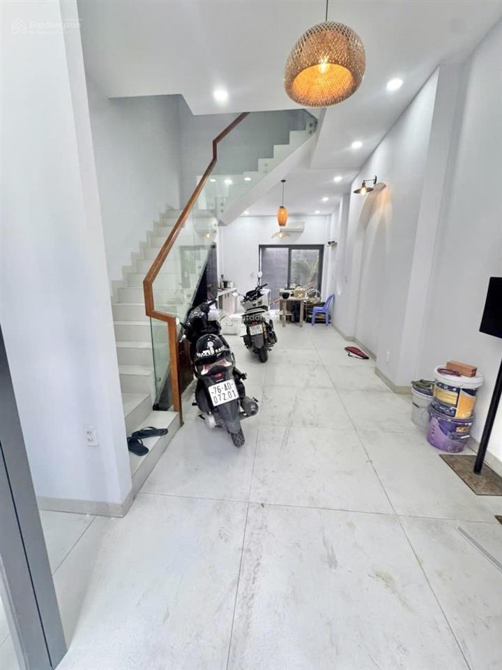 Nhà 3 lầu 6 phòng ngủ, đường lê văn quới, bình hưng hòa a, bình tân,  0779 561 ***.