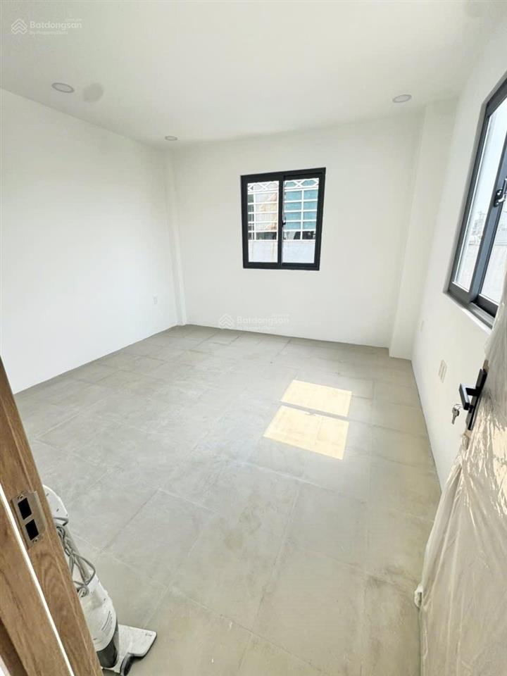 Nhà 3 lầu 6 phòng ngủ, đường lê văn quới, bình hưng hòa a, bình tân,  0779 561 ***.