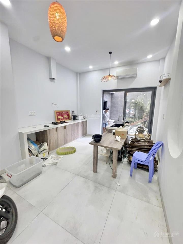 Nhà 3 lầu 6 phòng ngủ, đường lê văn quới, bình hưng hòa a, bình tân,  0779 561 ***.