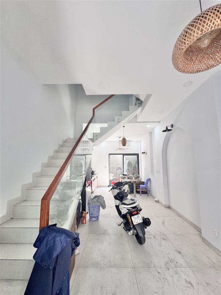 Nhà 3 lầu 6 phòng ngủ, đường lê văn quới, bình hưng hòa a, bình tân,  0779 561 ***.