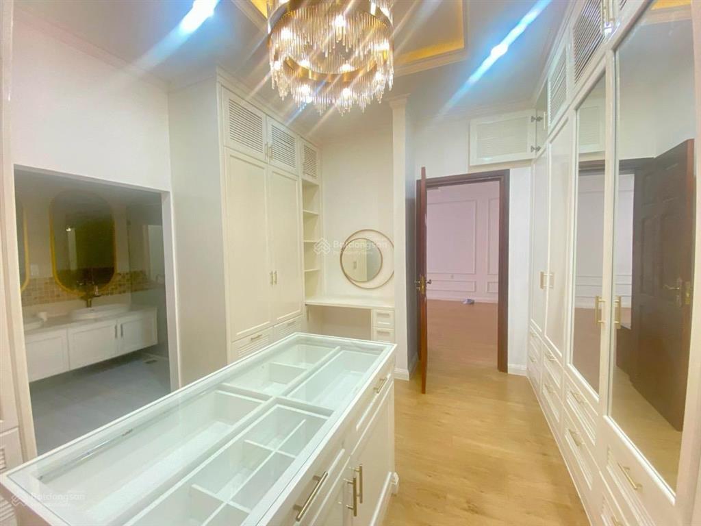 Biệt thự tên lửa, 9x20 căn góc, 5 tầng 5pn 6wc,  0779 561 ***.
