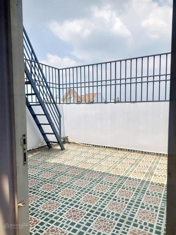 Nhà 4,5x13 3 lầu 4pn 5wc, đường tỉnh lộ 10, 12 triệu/tháng. sđt 0779 561 ***.