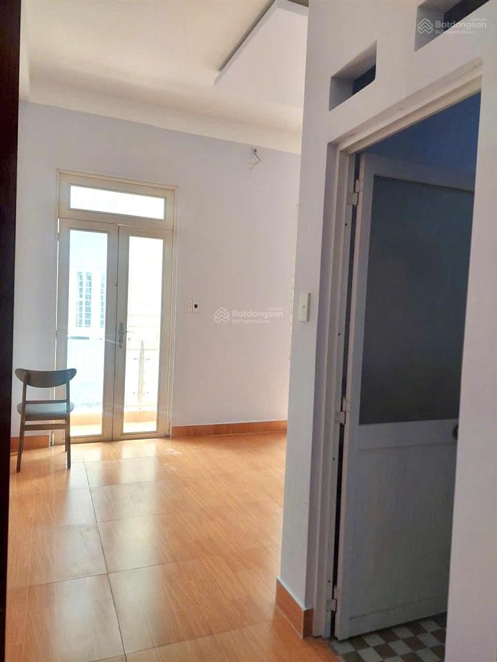 Nhà 4,5x13 3 lầu 4pn 5wc, đường tỉnh lộ 10, 12 triệu/tháng. sđt 0779 561 ***.