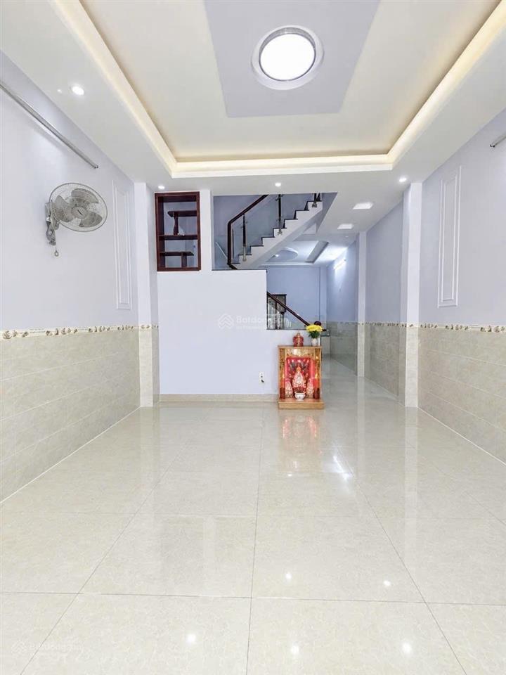 Nhà 4,5x13 3 lầu 4pn 5wc, đường tỉnh lộ 10, 12 triệu/tháng. sđt 0779 561 ***.