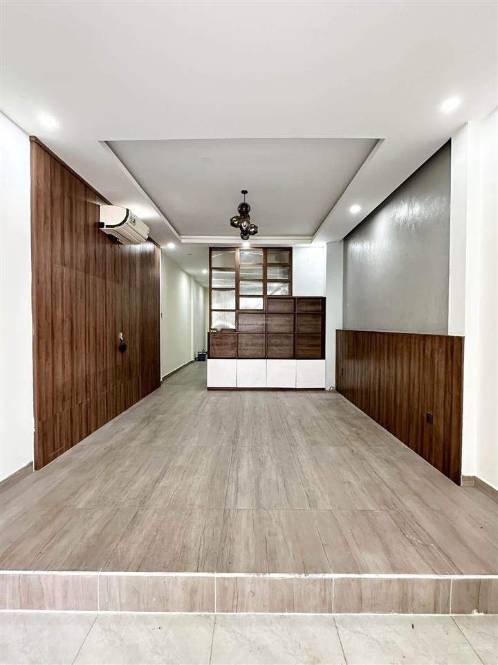 Nhà 4x17m, 2 lầu 4pn hẻm rộng 10m  đường tân hoà đông, quận bình tân   0779 561 ***