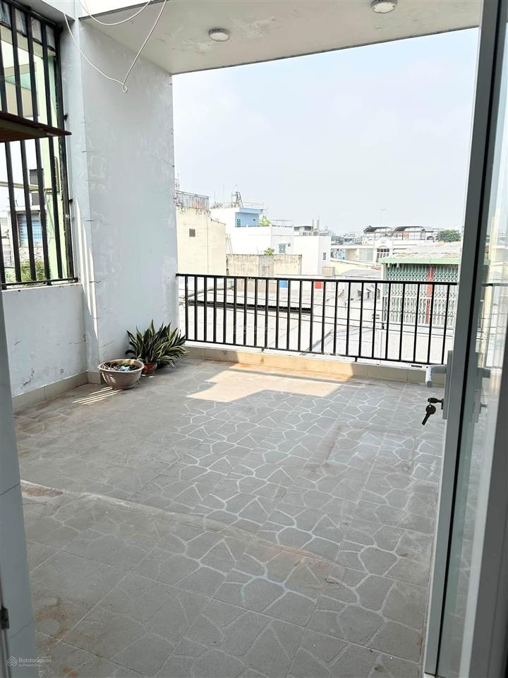 Nhà 4x17m, 2 lầu 4pn hẻm rộng 10m  đường tân hoà đông, quận bình tân   0779 561 ***