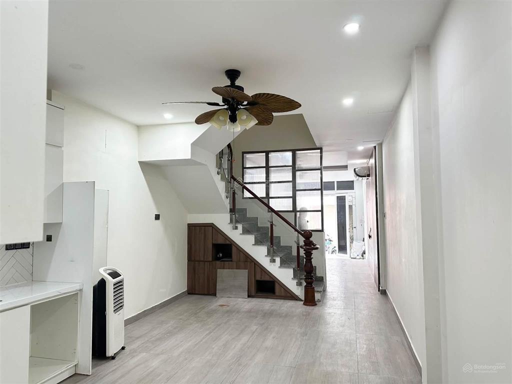 Nhà 4x17m, 2 lầu 4pn hẻm rộng 10m  đường tân hoà đông, quận bình tân   0779 561 ***