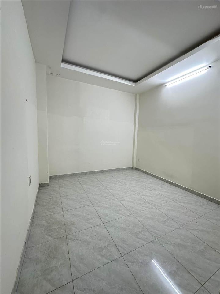 Nhà 4x17m, 2 lầu 4pn hẻm rộng 10m  đường tân hoà đông, quận bình tân   0779 561 ***