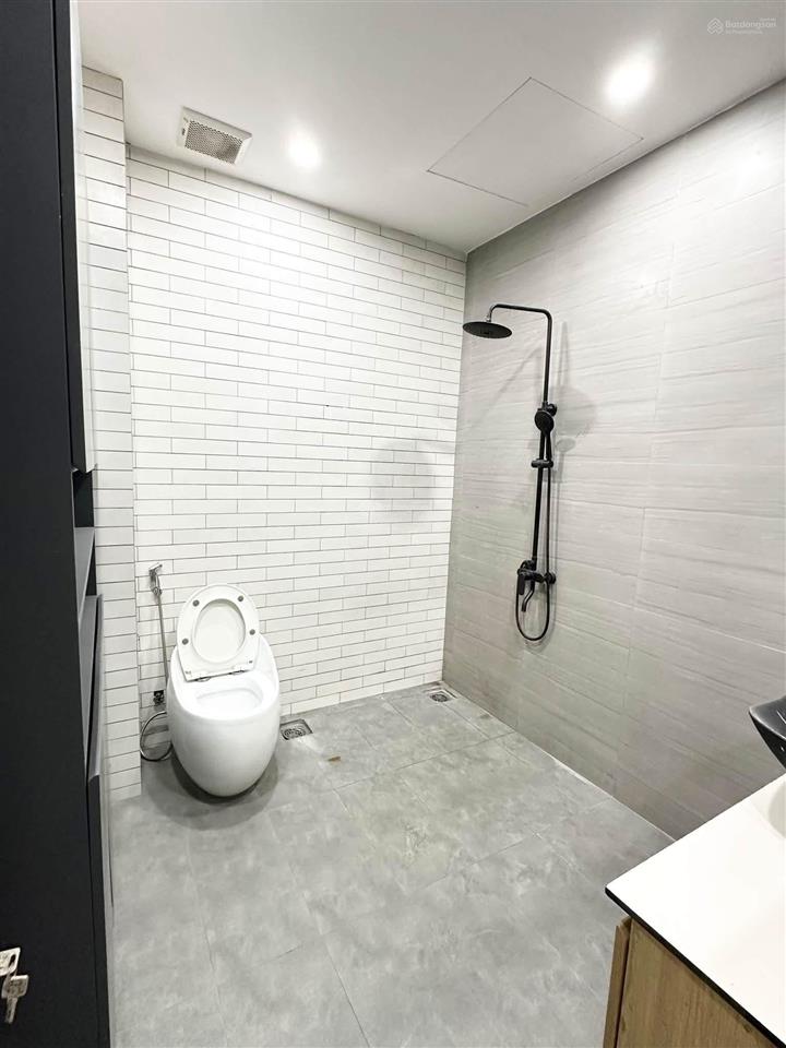 Nhà 4x17m, 2 lầu 4pn hẻm rộng 10m  đường tân hoà đông, quận bình tân   0779 561 ***