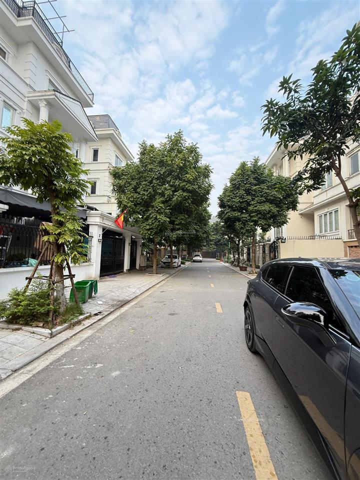 Bán biệt thự song lập lideco hoài đức view vườn hoa đẹp xuất sắc giá chỉ 21 tỷ