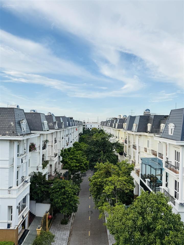 Siêu phẩm biệt thự 300m hoàn thiện đẹp, giá chỉ 38 tỷ!