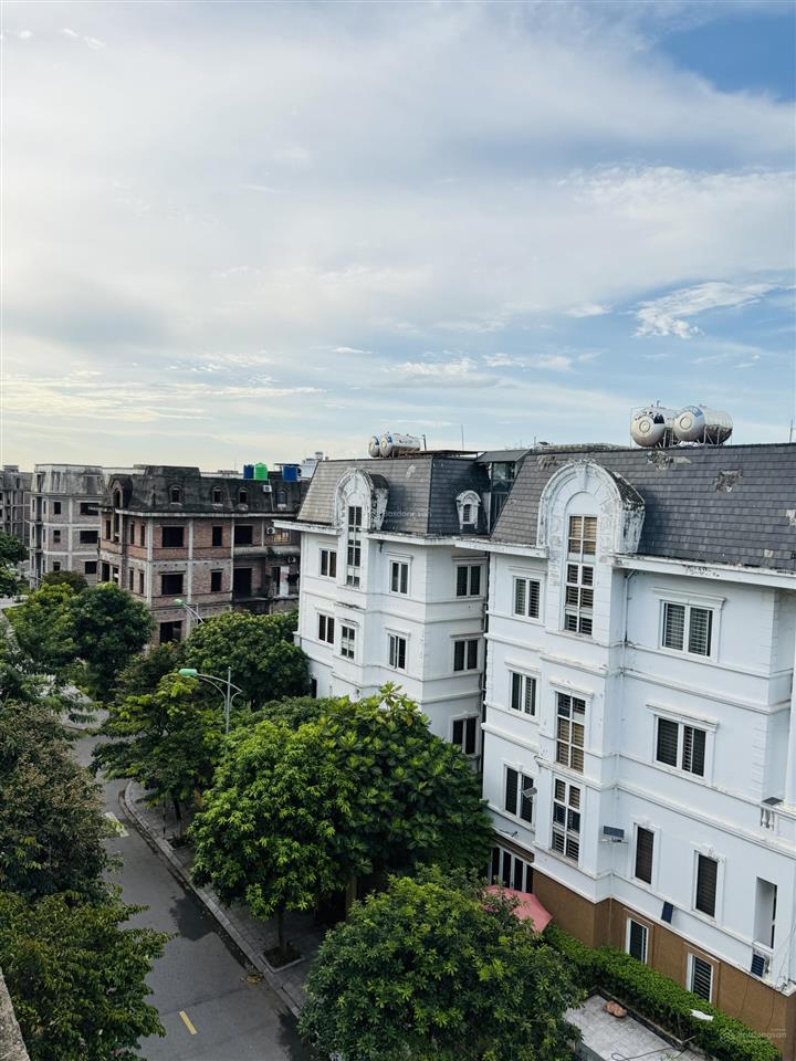 Siêu phẩm biệt thự 300m hoàn thiện đẹp, giá chỉ 38 tỷ!