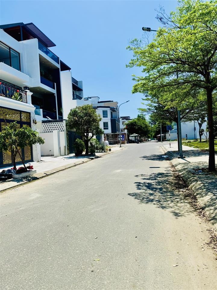 Bán đất mỹ gia gói 5 nha trang, đường thông, hướng tây, view công viên, giá chỉ 5 tỷ 650(bao hết).