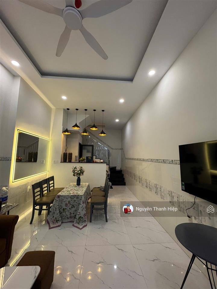 Chính chủ cần bán shophouse ph, hướng nam, giá chỉ 4 tỷ(bao tất cả)