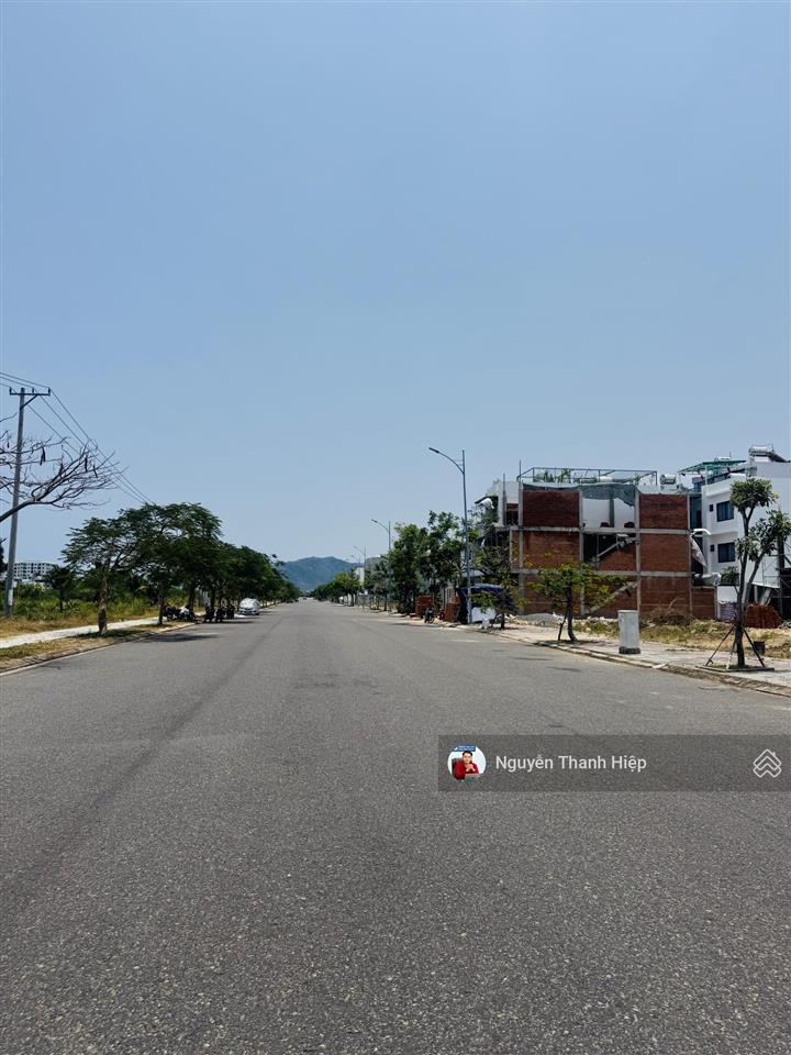 View sông mỹ gia gói 5, đường to 27m, hướng đông, lô sạch đẹp, giá 7,2 tỷ(bao tất cả).