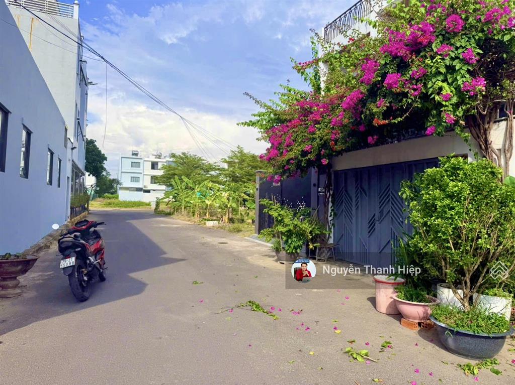 Sổ hồng đất mỹ gia, đường to, hướng mát, cạnh uỷ ban phường, giá chỉ 6.5 tỷ(bao tất cả)