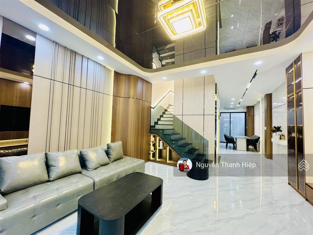 Nhà mới xây tâm huyết gói 5 mỹ gia, full nội thất cao cấp, thang máy nhập khẩu, giá chỉ 10 tỷ