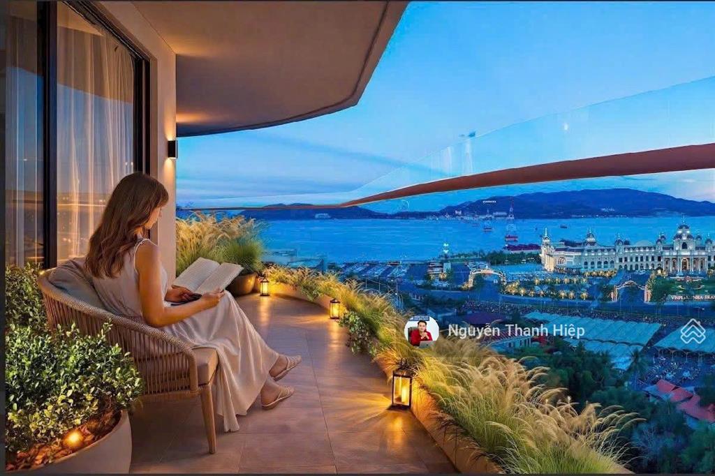 View biển trần phú, hướng đông, tầng cao, căn studio vip giá chỉ 4 tỷ 2 trực tiếp từ cđt.