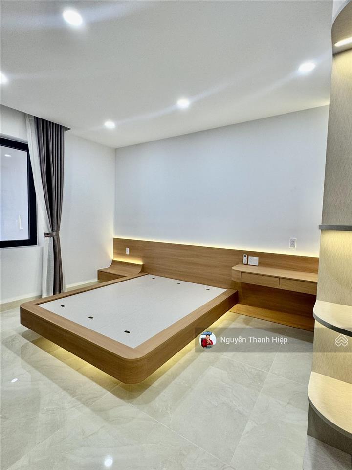 Cho thuê nhà mới gói 5 mỹ gia, đường thông, hướng mát, full nội thất, giá chỉ 35 triệu/tháng.