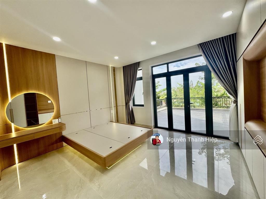 Cho thuê nhà mới gói 5 mỹ gia, đường thông, hướng mát, full nội thất, giá chỉ 35 triệu/tháng.