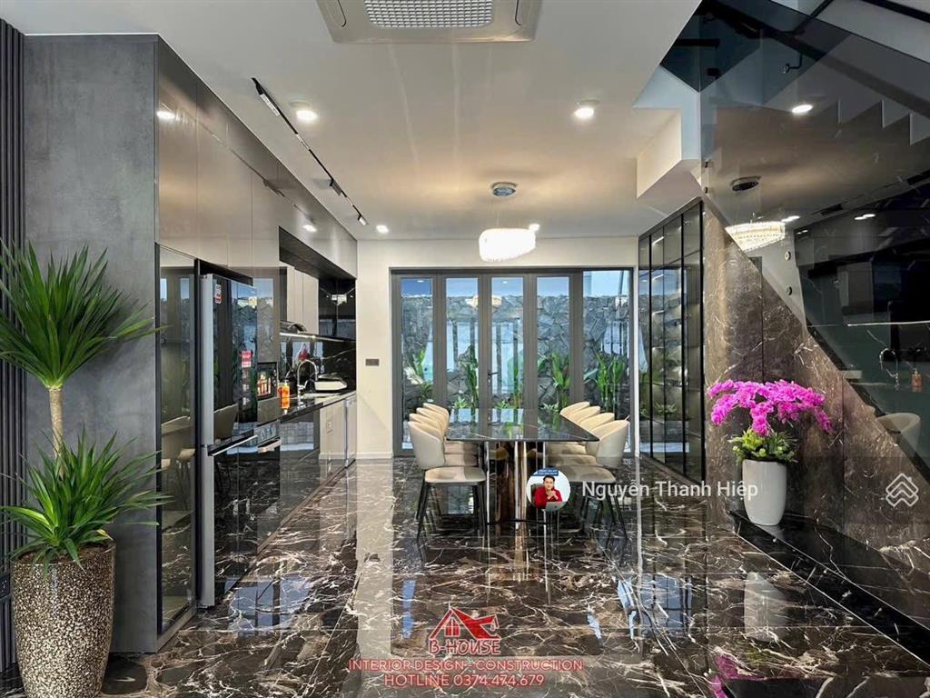 Chỉ 8.5 tỷ sở hữu căn nhà luxury gói 8 mỹ gia, đường to, full nội thất, đang cho thuê 40triệu/tháng