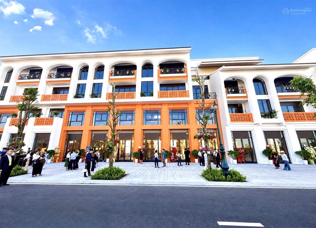 Sang nhượng căn liền kề rẻ hơn hợp đồng 500 triệu tại charmora city, chỉ 12 tỷ 200 (bao thuế phí)
