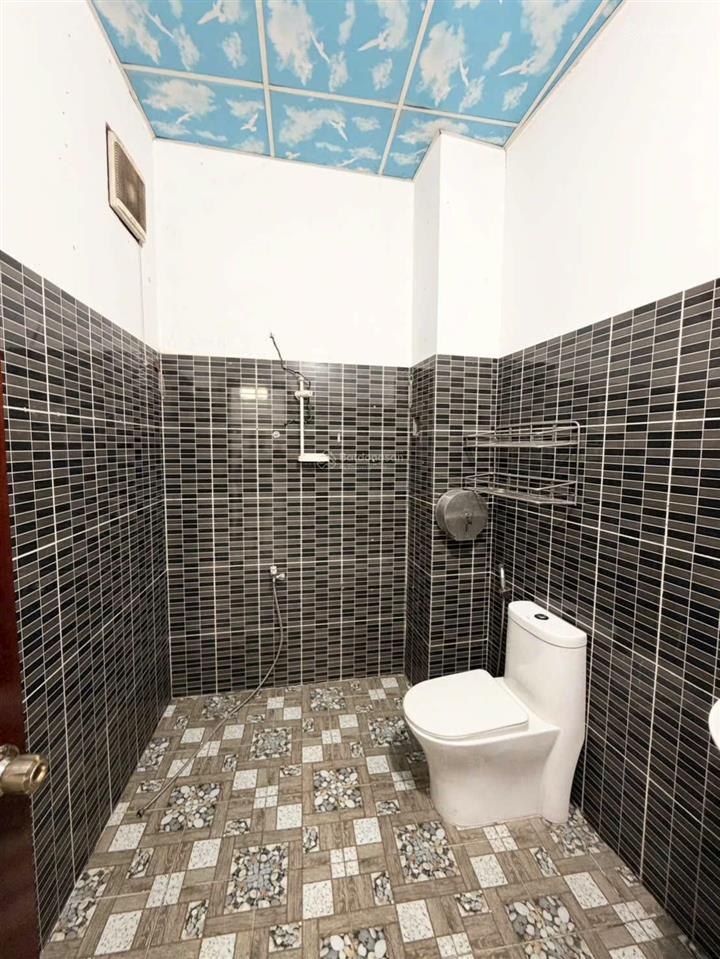 Bán nhà hẻm cạnh cầu tân thuận 2