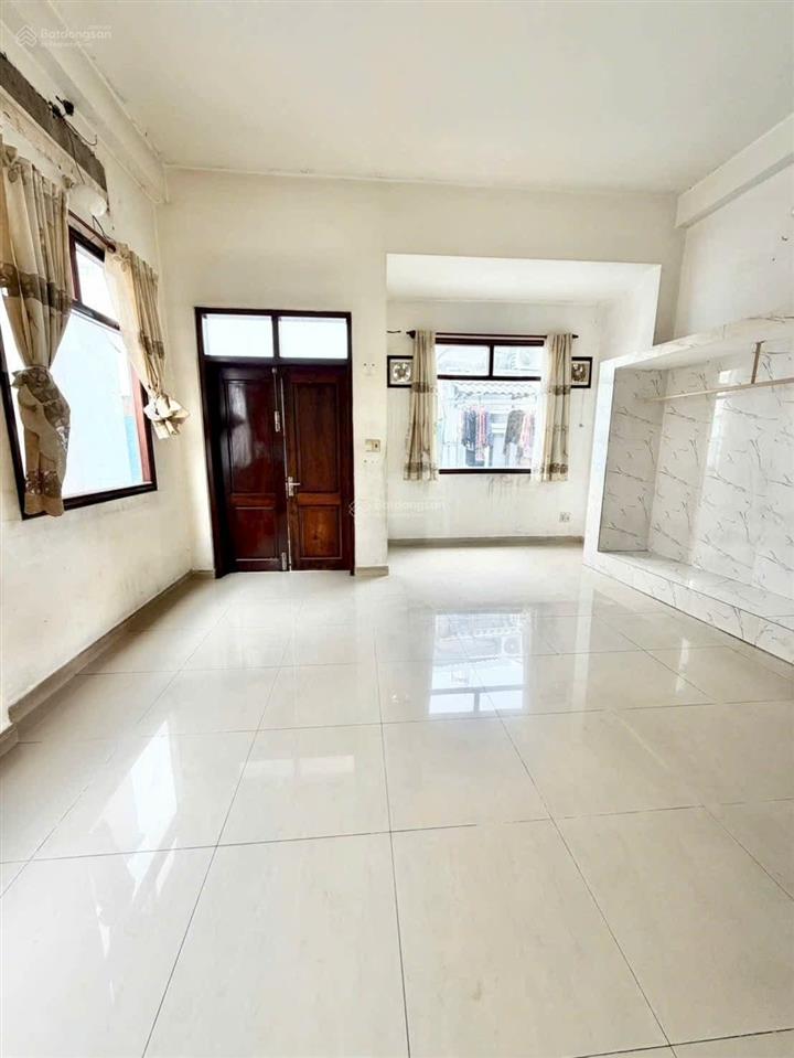 Bán nhà hẻm cạnh cầu tân thuận 2