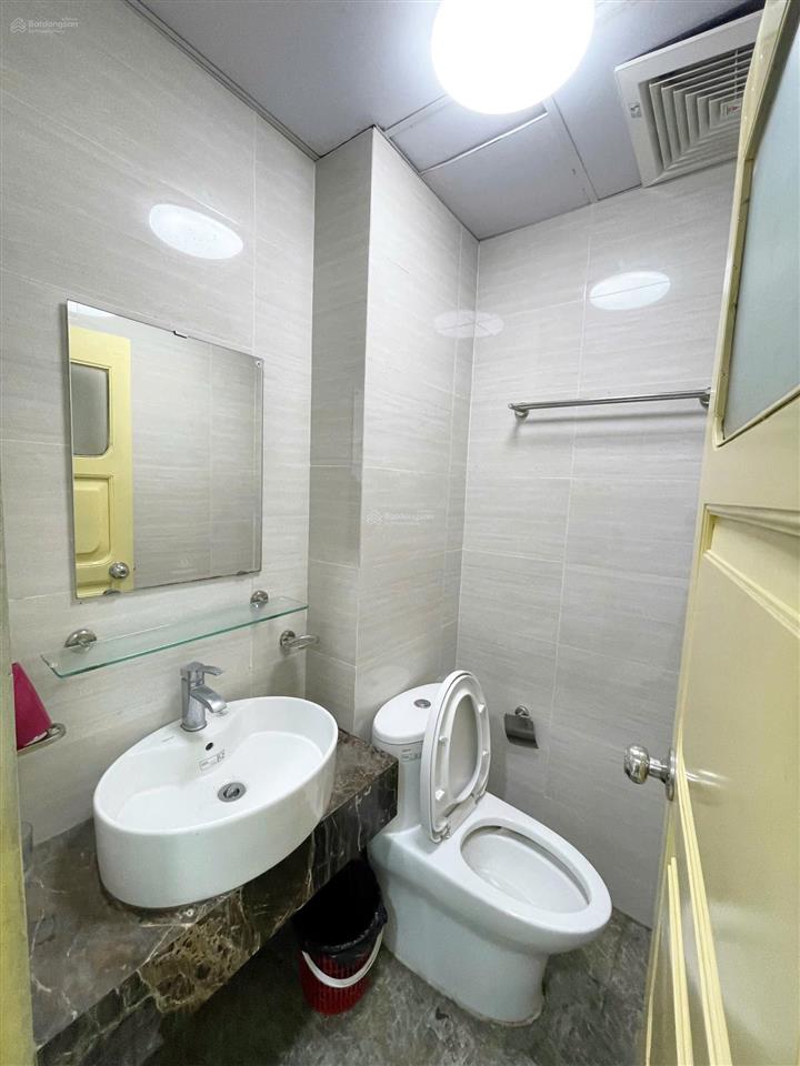 Hiếm có khó tìm vp 20m2 ngõ 2 trần vỹ, ngã tư hồ tùng mậu đối diện ga tàu lê đức thọ, giá 4 triệu