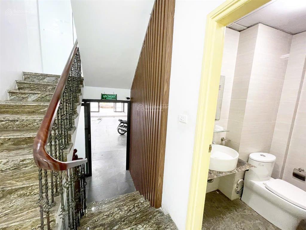 Hiếm có khó tìm vp 20m2 ngõ 2 trần vỹ, ngã tư hồ tùng mậu đối diện ga tàu lê đức thọ, giá 4 triệu