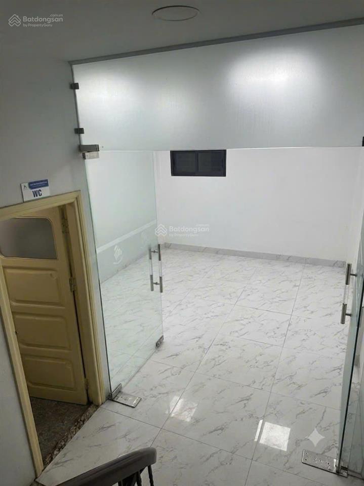 Hiếm có khó tìm vp 20m2 ngõ 2 trần vỹ, ngã tư hồ tùng mậu đối diện ga tàu lê đức thọ, giá 4 triệu