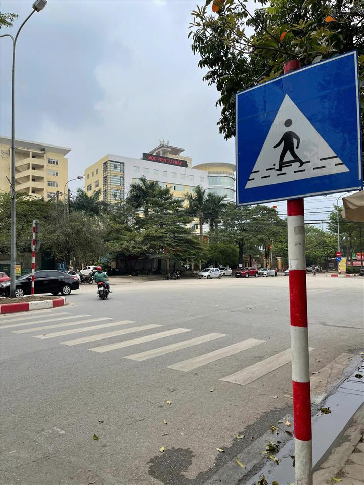 Cho thuê vp 25m2 đường trần vỹ nhà mới keng hướng đông nam, view cực thoáng giá ưu đãi chỉ 5 triệu