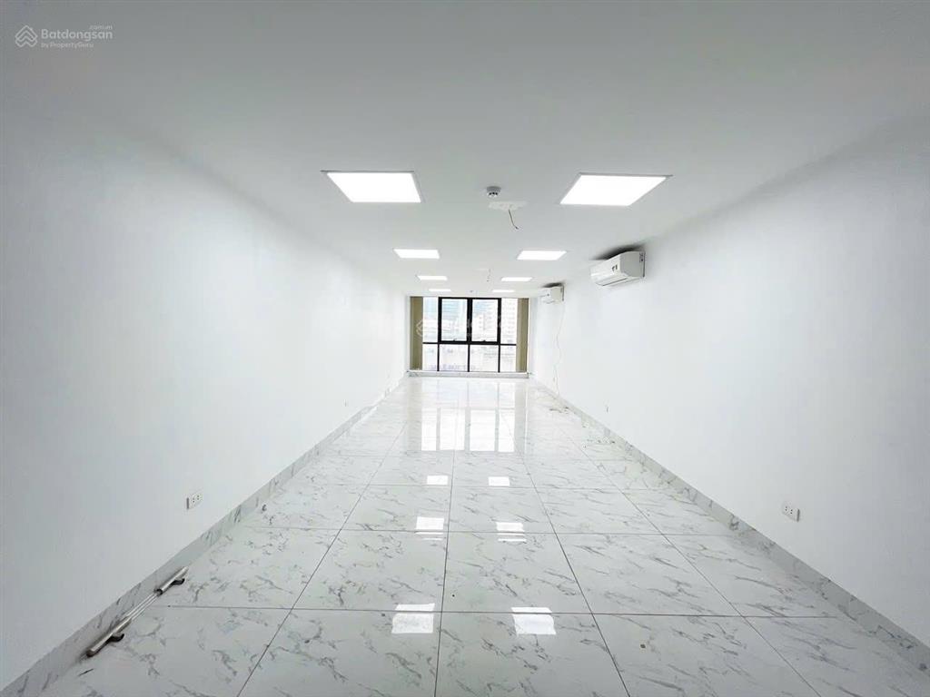Chính chủ cho thuê vp 75m2 ngõ 2 trần vỹ sát ga tàu lê đức thọ view kính cực thoáng, giá 15 triệu