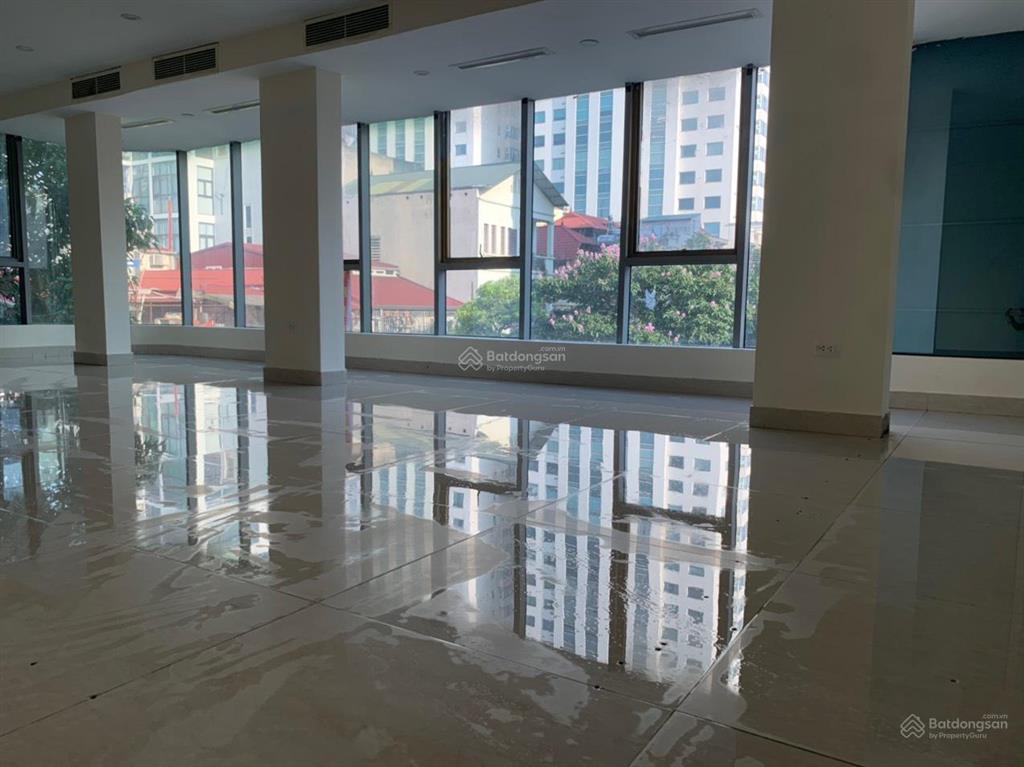 Cho thuê văn phòng 45m2 tầng lửng ngõ 106 hoàng quốc việt, nhà lô góc 2 mặt thoáng giá chỉ 8 triệu