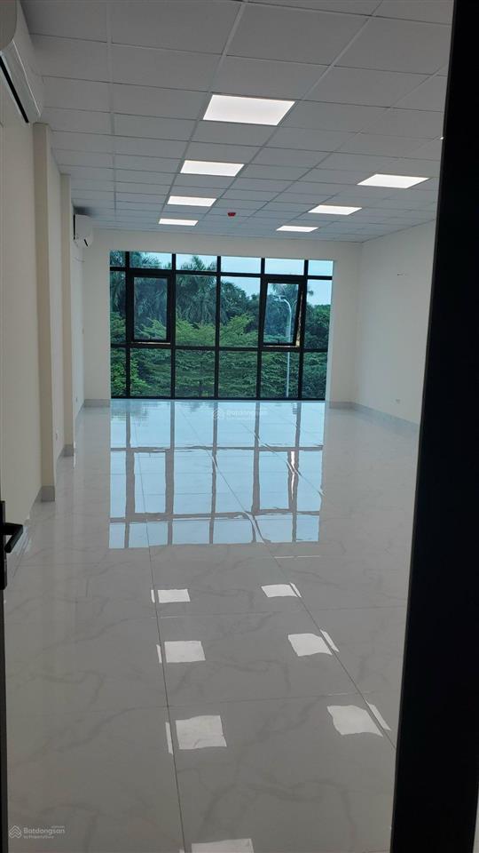 Cho thuê vp 75m2 tại lê đức thọ cách ga tàu metro chỉ 100m, nhà mới view kính cực thoáng giá 15 tr