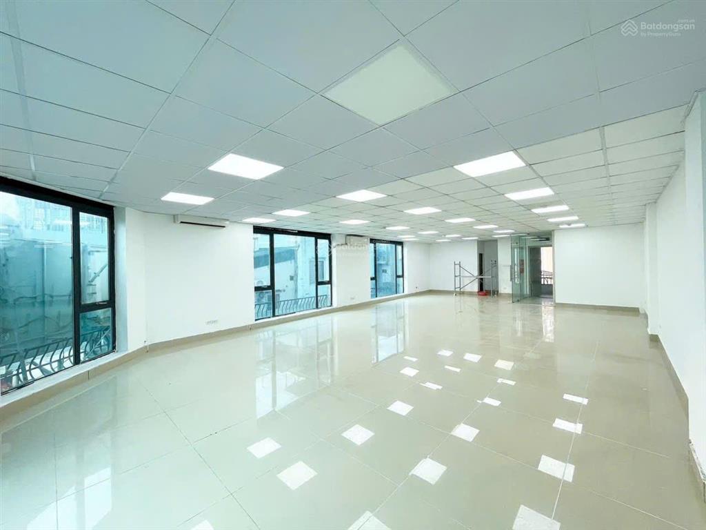Văn phòng ngã tư nguyễn xiển, khương đình, nguyễn trãi dt 110  150m2 giá chỉ từ 20 tr/tháng