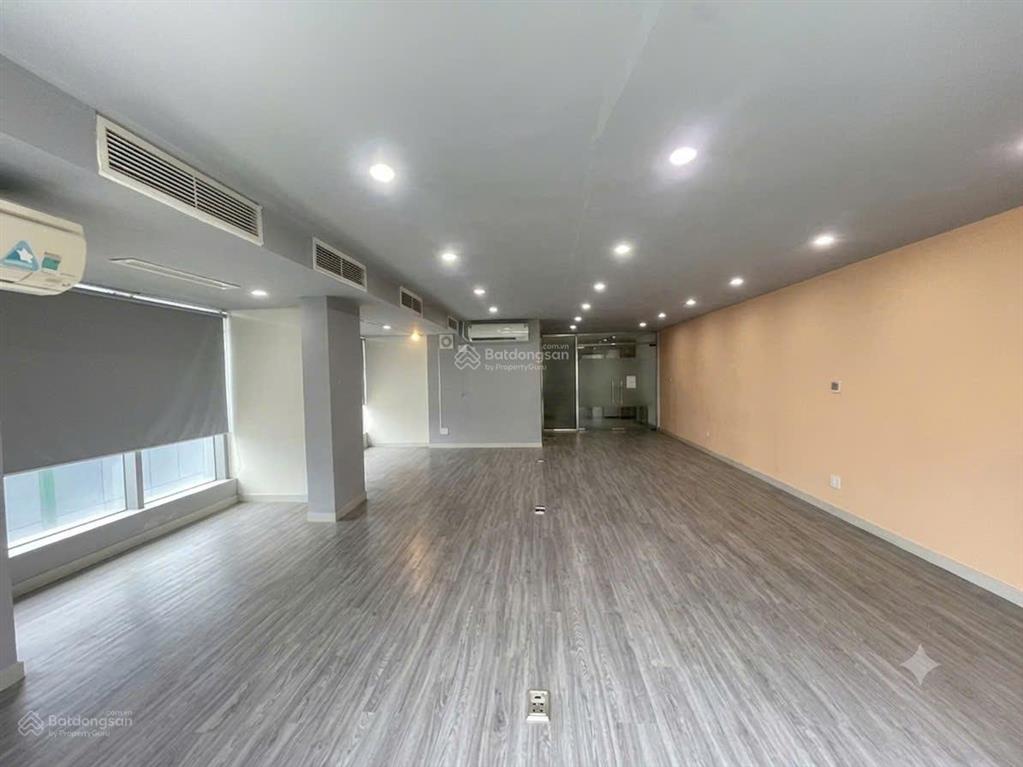 Chính chủ cho thuê vp 75m2 ngõ 106 hoàng quốc việt lô góc 2 mặt tiền view kính cực thoáng, giá 14tr