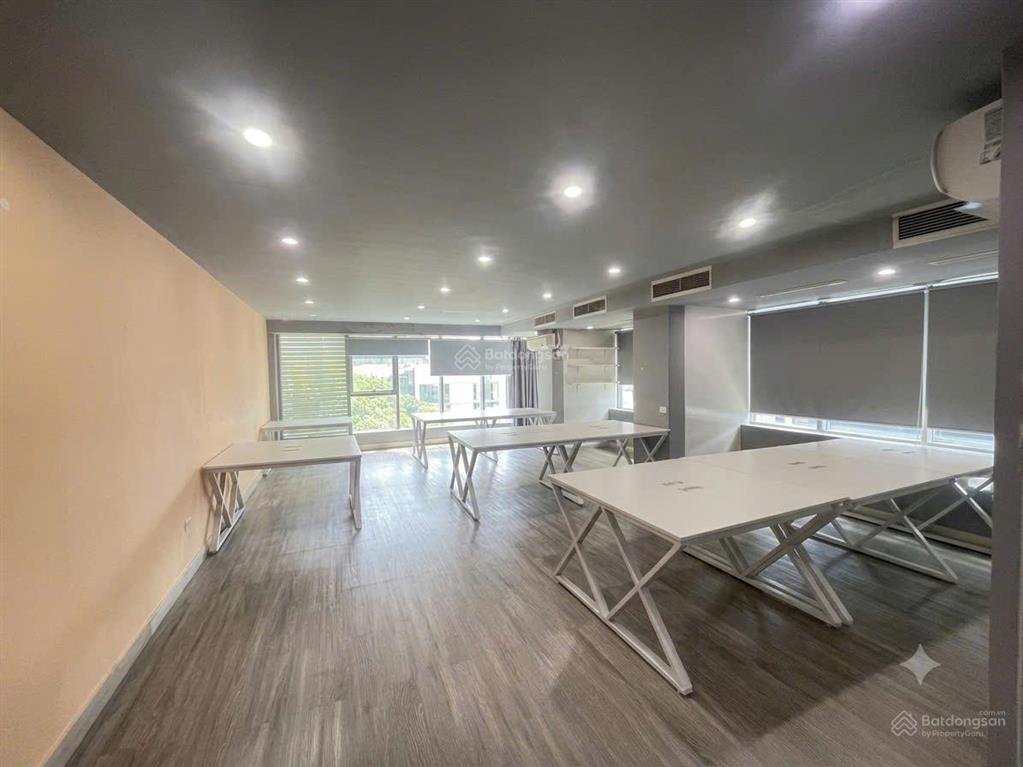 Chính chủ cho thuê vp 75m2 ngõ 106 hoàng quốc việt lô góc 2 mặt tiền view kính cực thoáng, giá 14tr