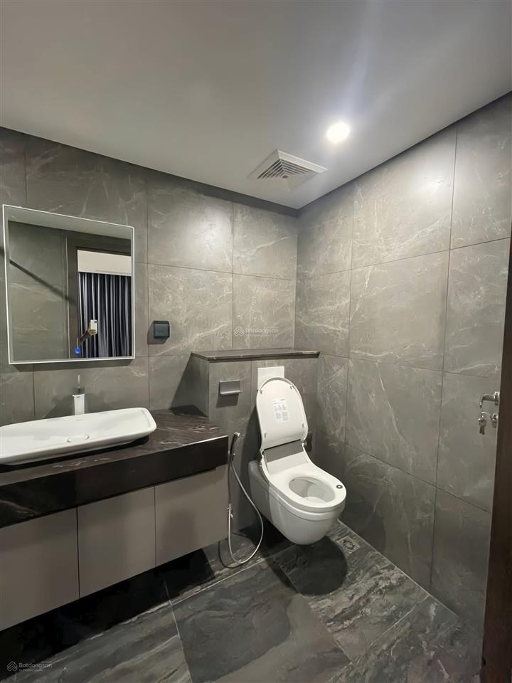 Siêu hot cho thuê noble crystal riverside 135m2 2pn & 2wc ở liền giá 15 triệu