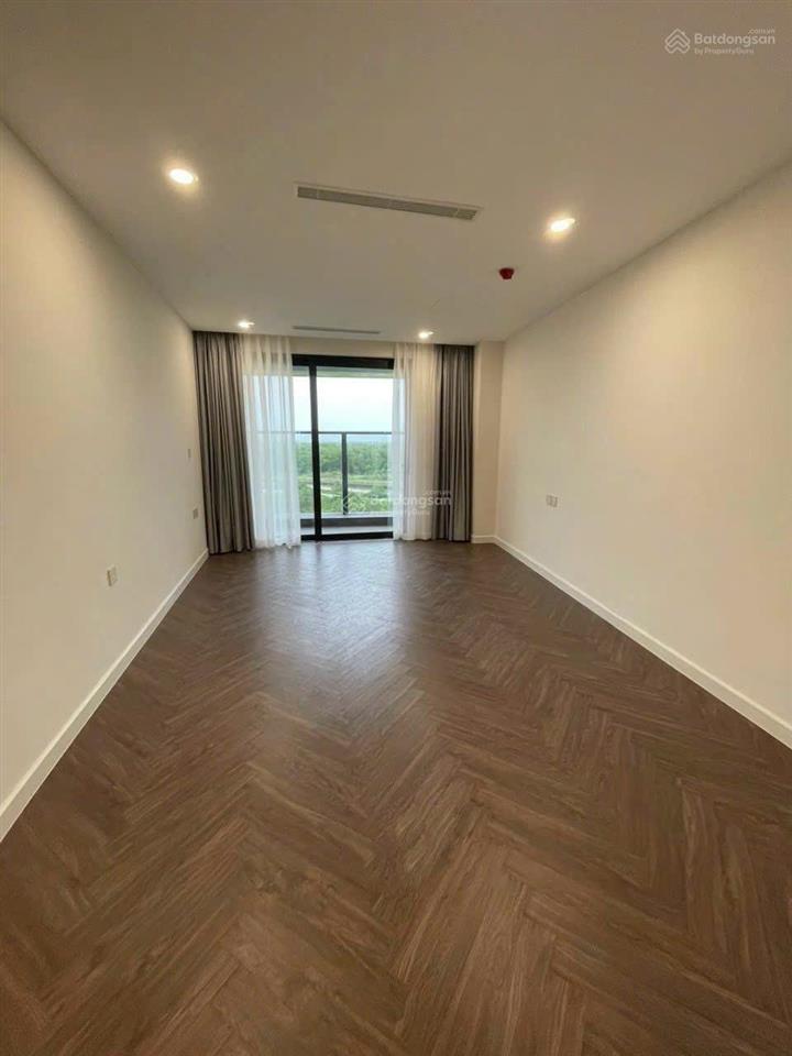 Cho thuê nhanh căn hộ siêu rộng 122m², giá 14,5 triệu, free phí ql, ở noble crystal riverside