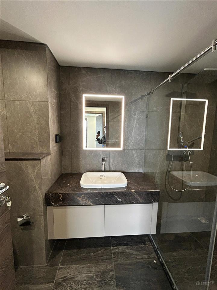 Cho thuê sunshine diamond river full kính 130m2, 2 phòng ngủ full kính