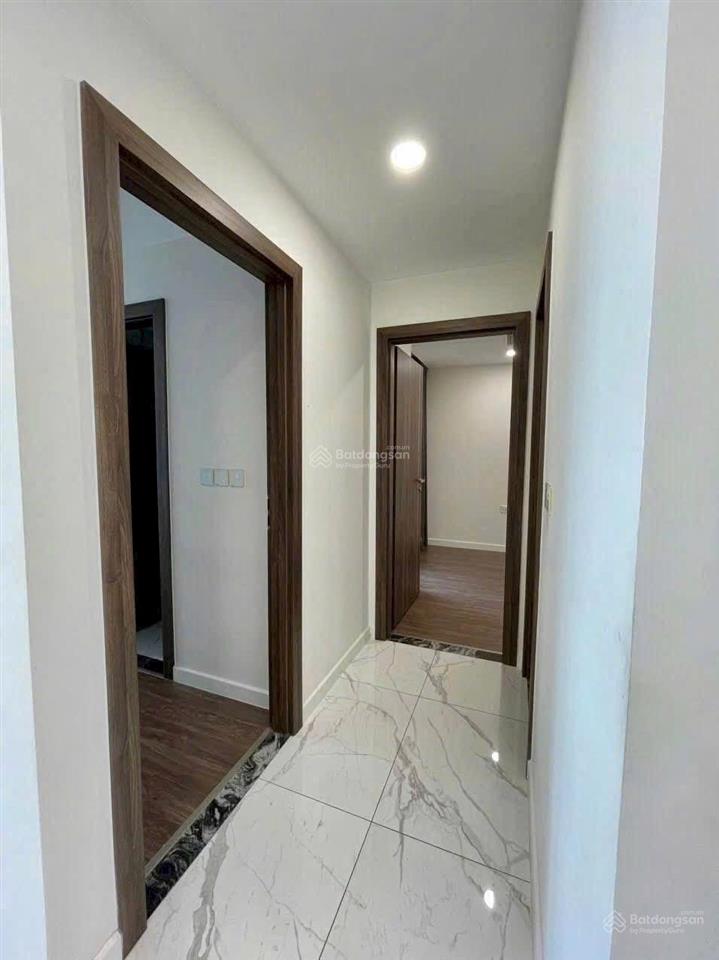 Cần cho thuê căn góc sunshine sky city quận 7 2pn 2wc 75m² ntcb giá 13 triệu, view đẹp ở được liền