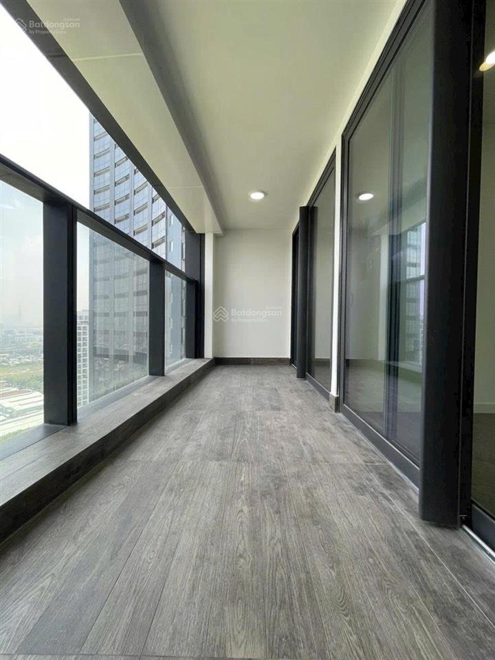 Cho thuê căn hộ 135m 2pn+1 view thảnh phố 15 triệu miễn phí quản lý