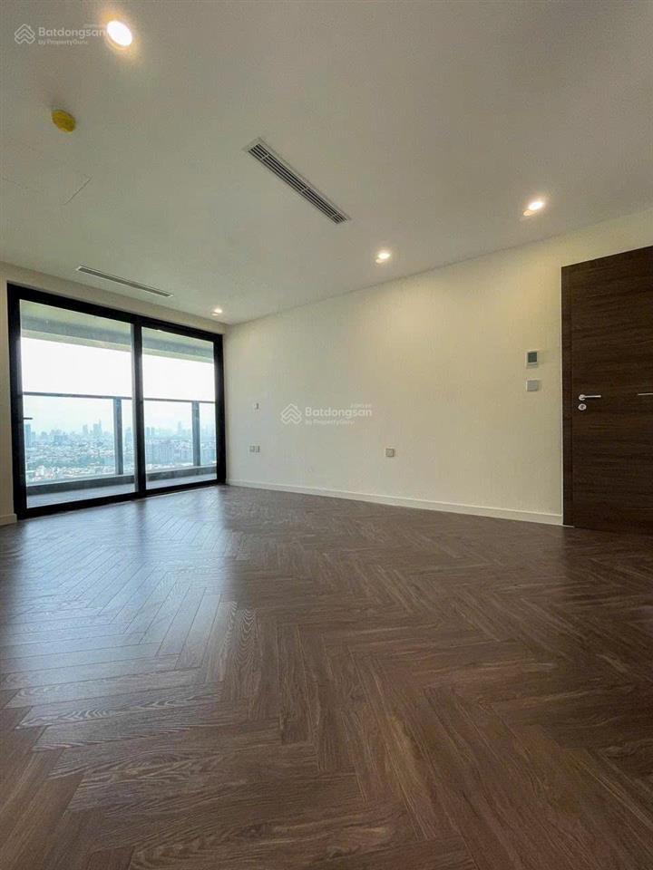Cho thuê căn hộ 135m 2pn+1 view thảnh phố 15 triệu miễn phí quản lý