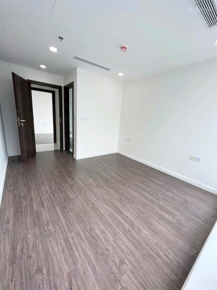 Cần cho thuê căn góc sunshine sky city quận 7 2pn 2wc ntcb giá 13,5 triệu, view đẹp ở được liền