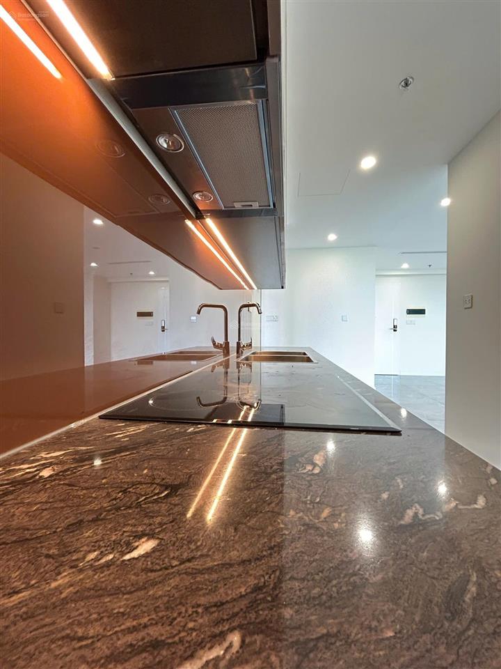 Cho thuê sunshine diamond river full kính 130m2, 2 phòng ngủ full kính