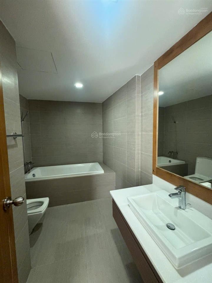 Cho thuê căn hộ 3pn 2wc full nội thất 165m2, siêu rộng view đẹp tầng cao sunshine diamond river