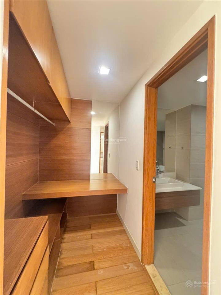 Cho thuê căn hộ 3pn 2wc full nội thất 165m2, siêu rộng view đẹp tầng cao sunshine diamond river